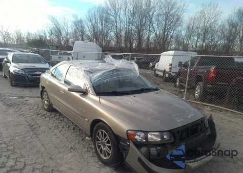 2004 Volvo S60 2.4 z USA, uszkodzony, nr VIN YV1RS61T942344217